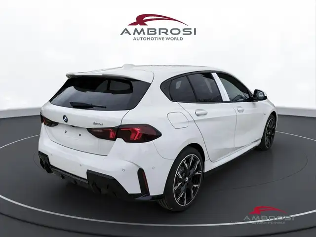BMW 1 Series view 3