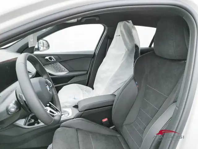 BMW 1 Series view 9