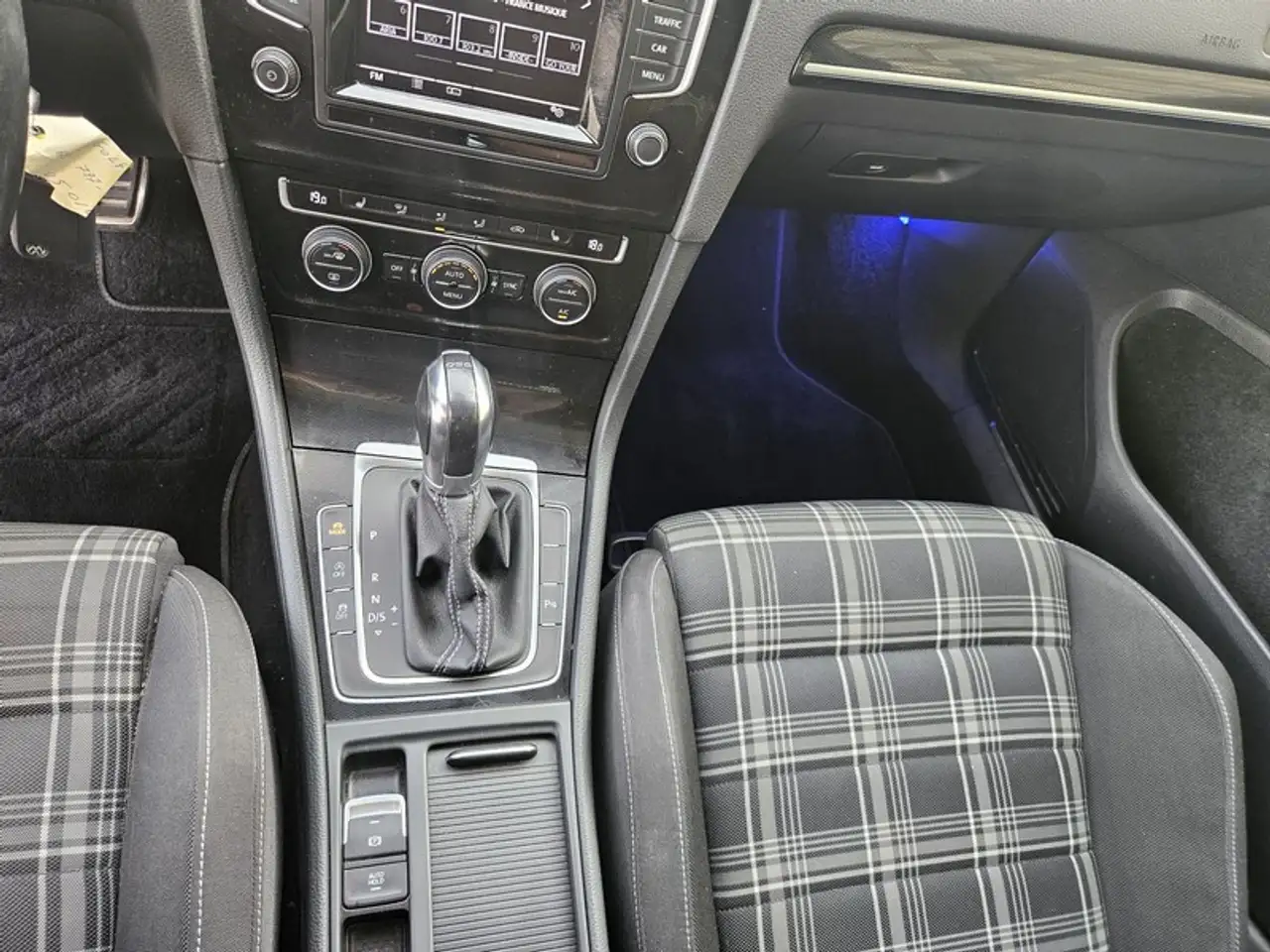 Volkswagen Golf GTD — photo 3