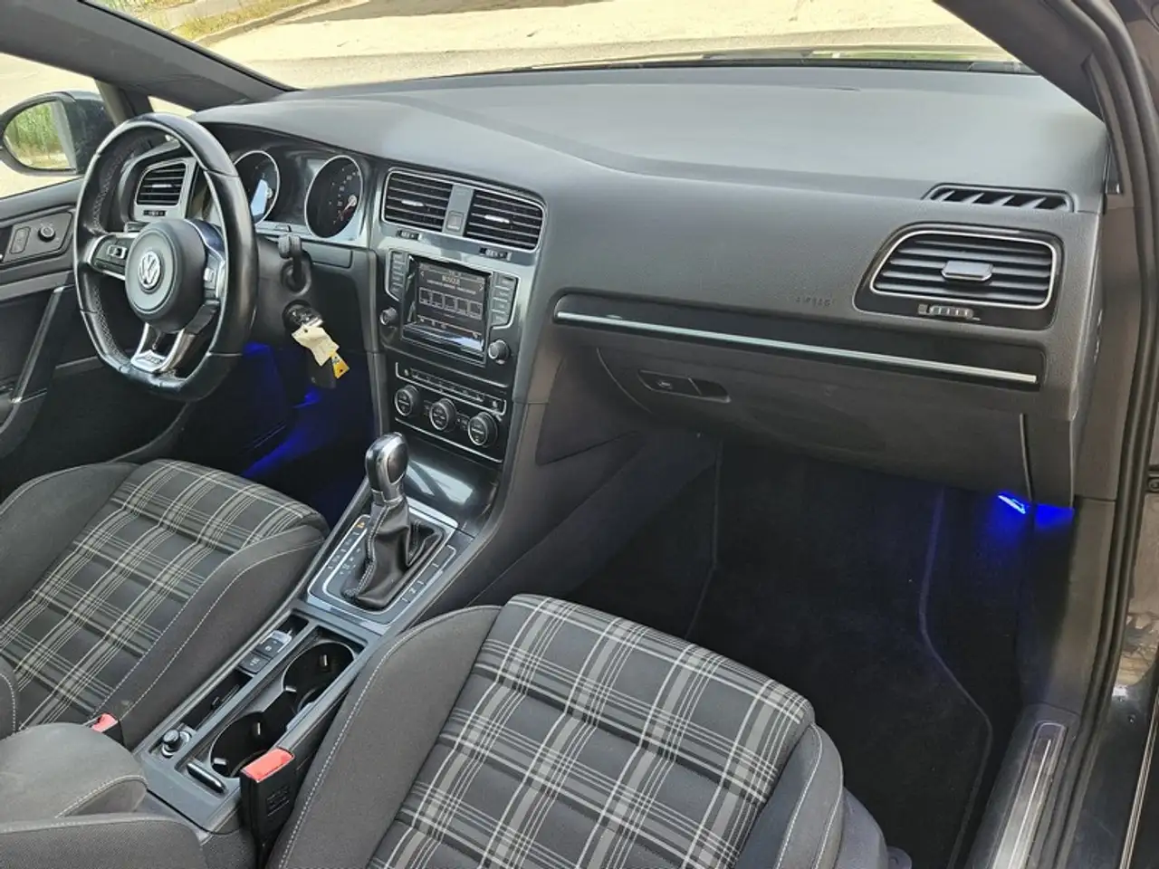 Volkswagen Golf GTD — photo 15