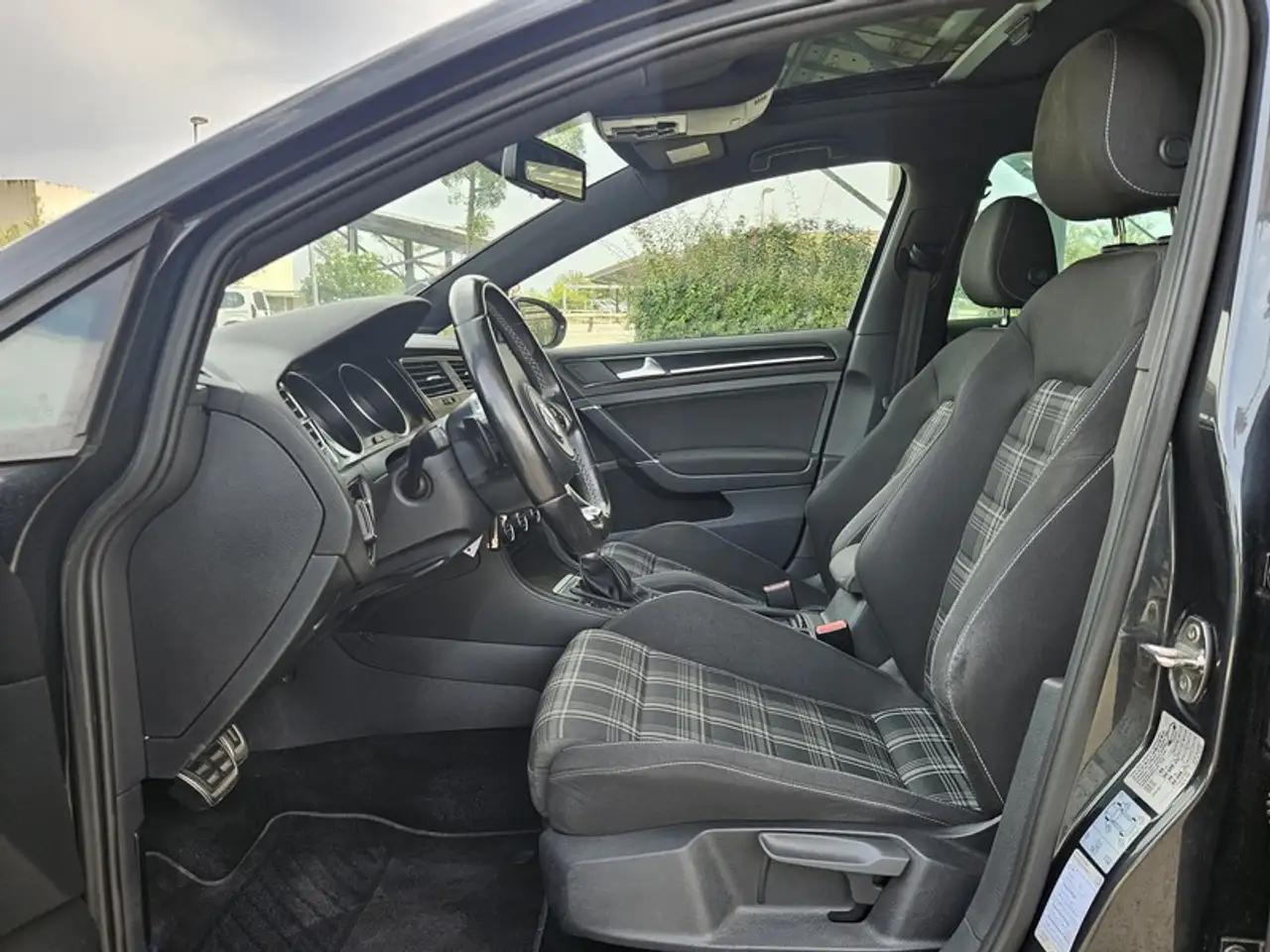 Volkswagen Golf GTD — photo 19