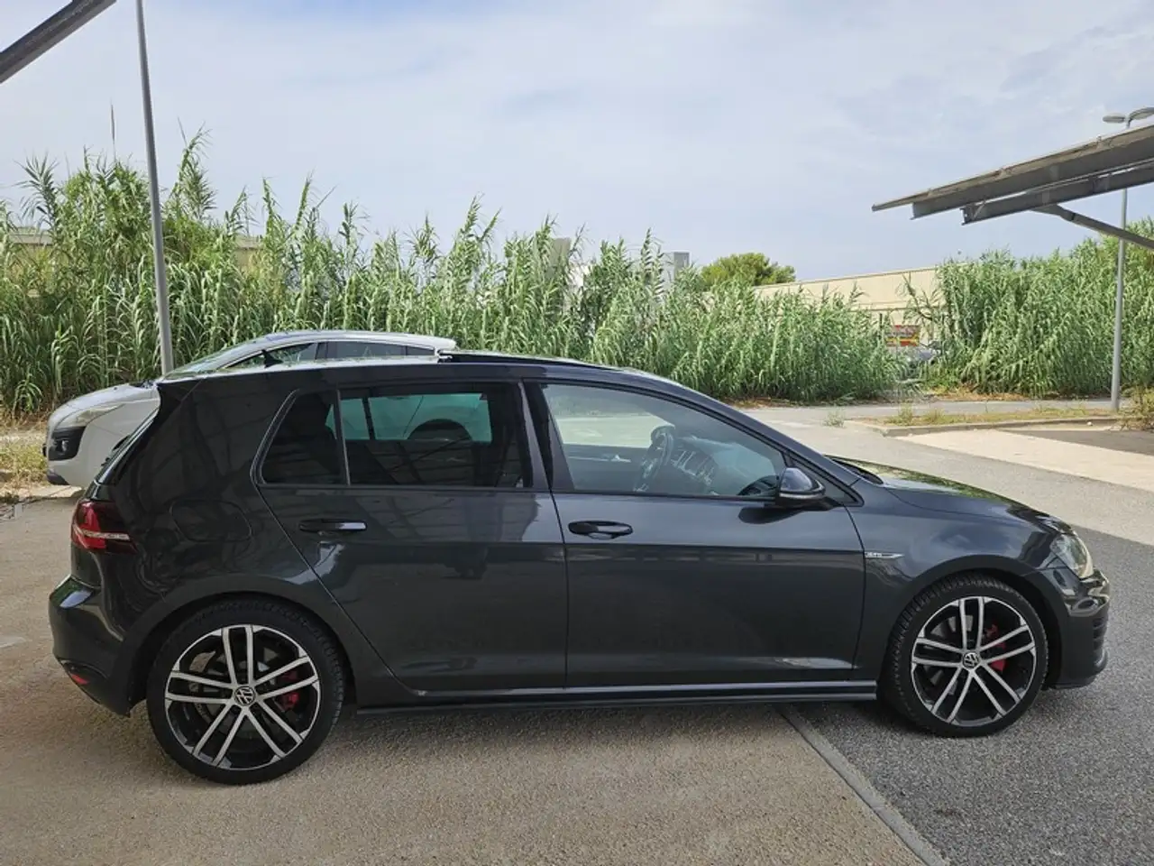 Volkswagen Golf GTD — photo 18