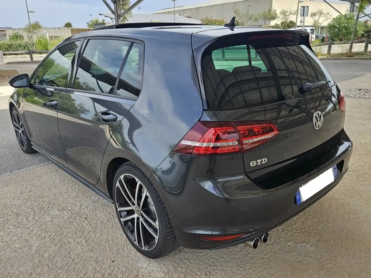 Volkswagen Golf GTD — photo 16
