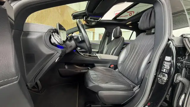 Mercedes-Benz Eqs view 10