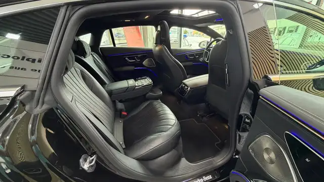 Mercedes-Benz Eqs view 12