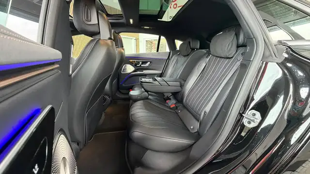 Mercedes-Benz Eqs view 11