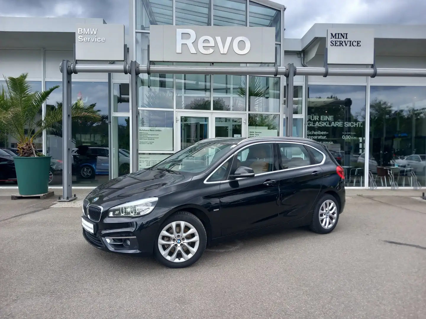 BMW 218 i Active Tourer Aut LuxuryLine AHK Leder LED Drive Schwarz - 1