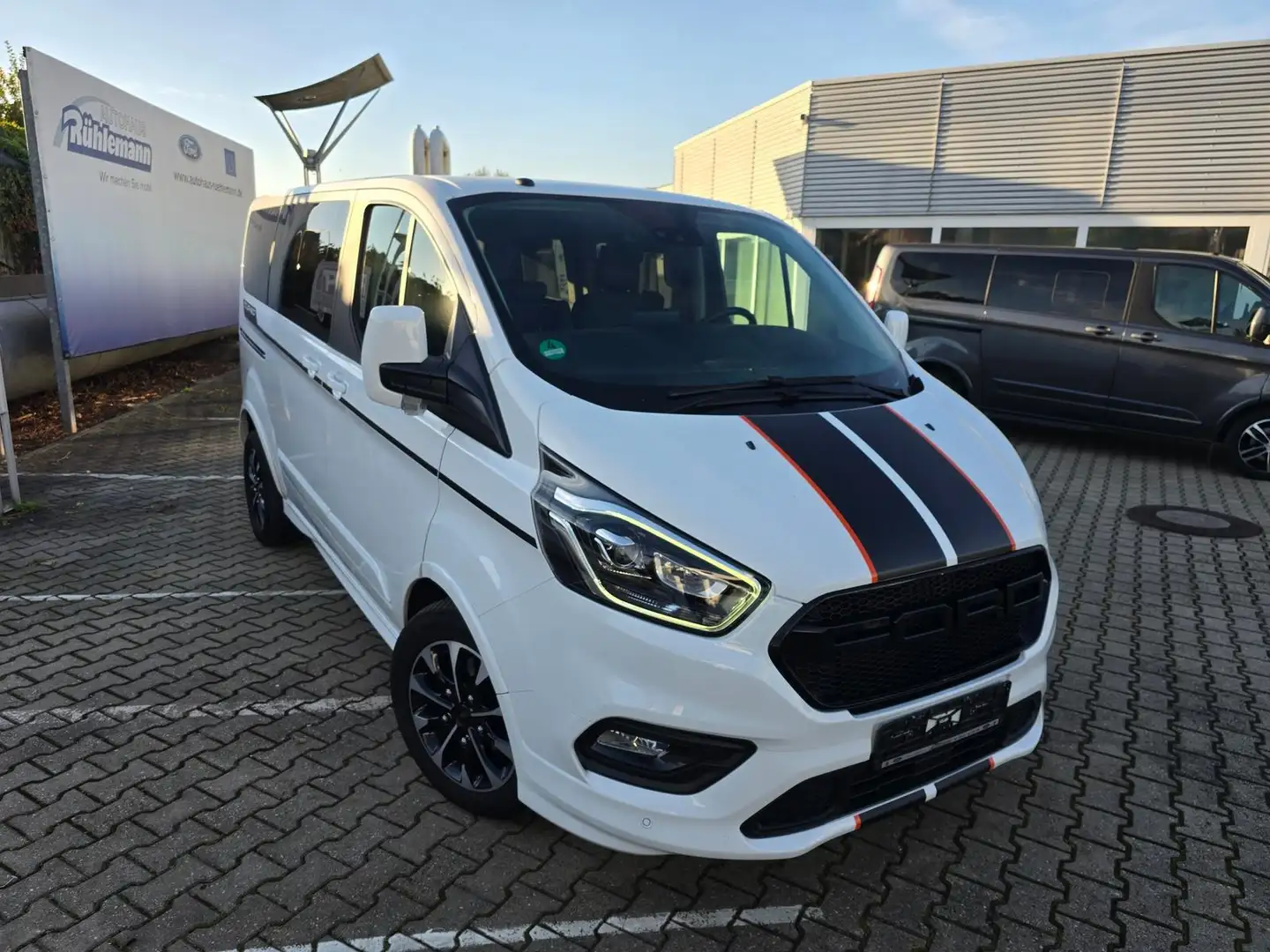 Ford Tourneo Custom Sport L1 170 PS Top Zustand Wit - 2