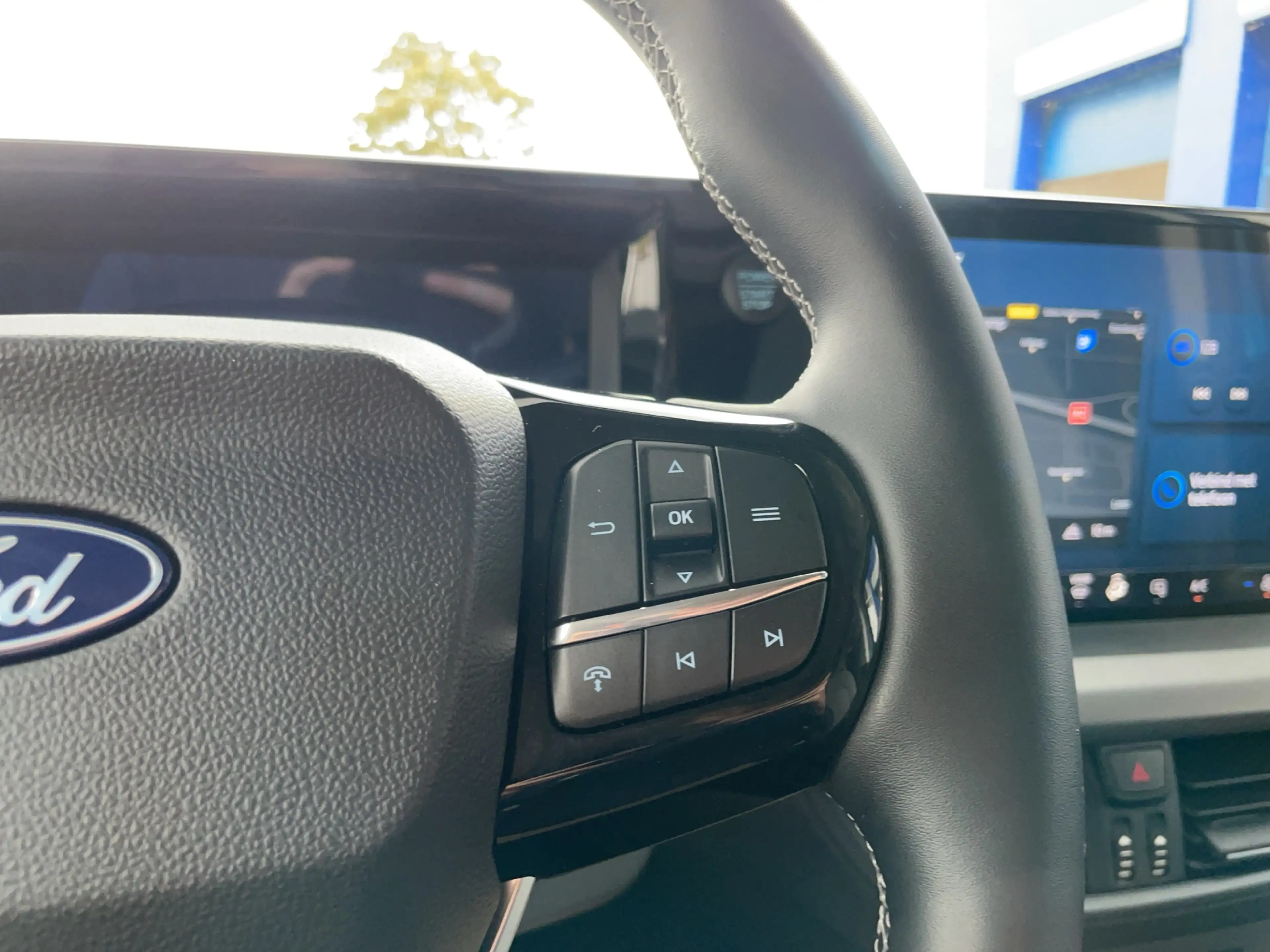 Ford Transit Courier E-Transit Limited 44 kWh | Camera | Adap. Cruise | — photo 13