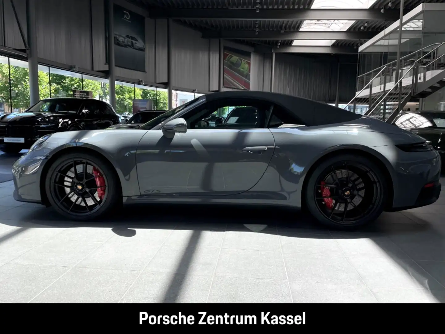 Porsche 911 T-Hybrid 3.6 EU6e -2 (911) Carrera GTS Cabriolet Grau - 2