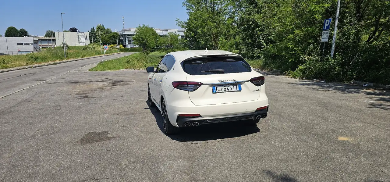 Maserati Levante 2022