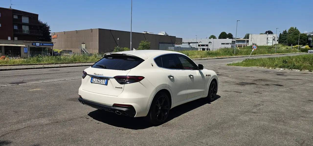 Maserati Levante 2022