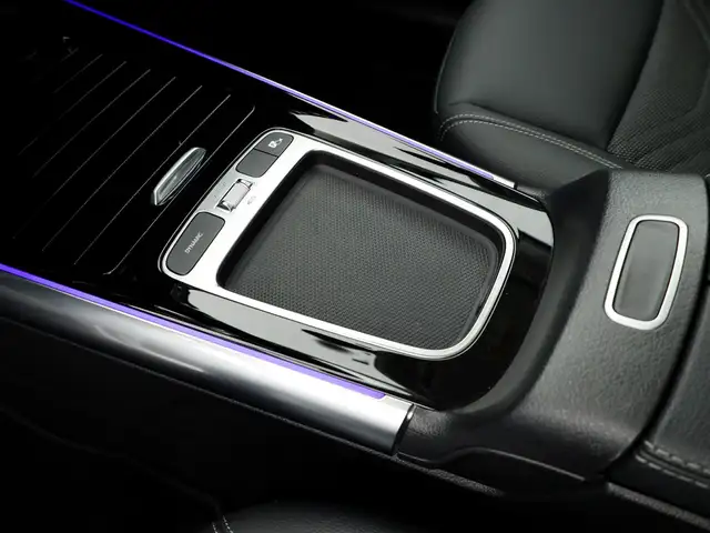 Mercedes-Benz GLA view 14