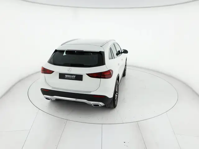 Mercedes-Benz GLA view 6