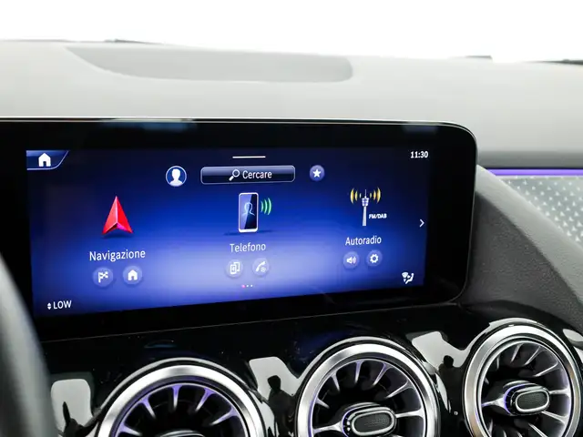 Mercedes-Benz GLA view 13