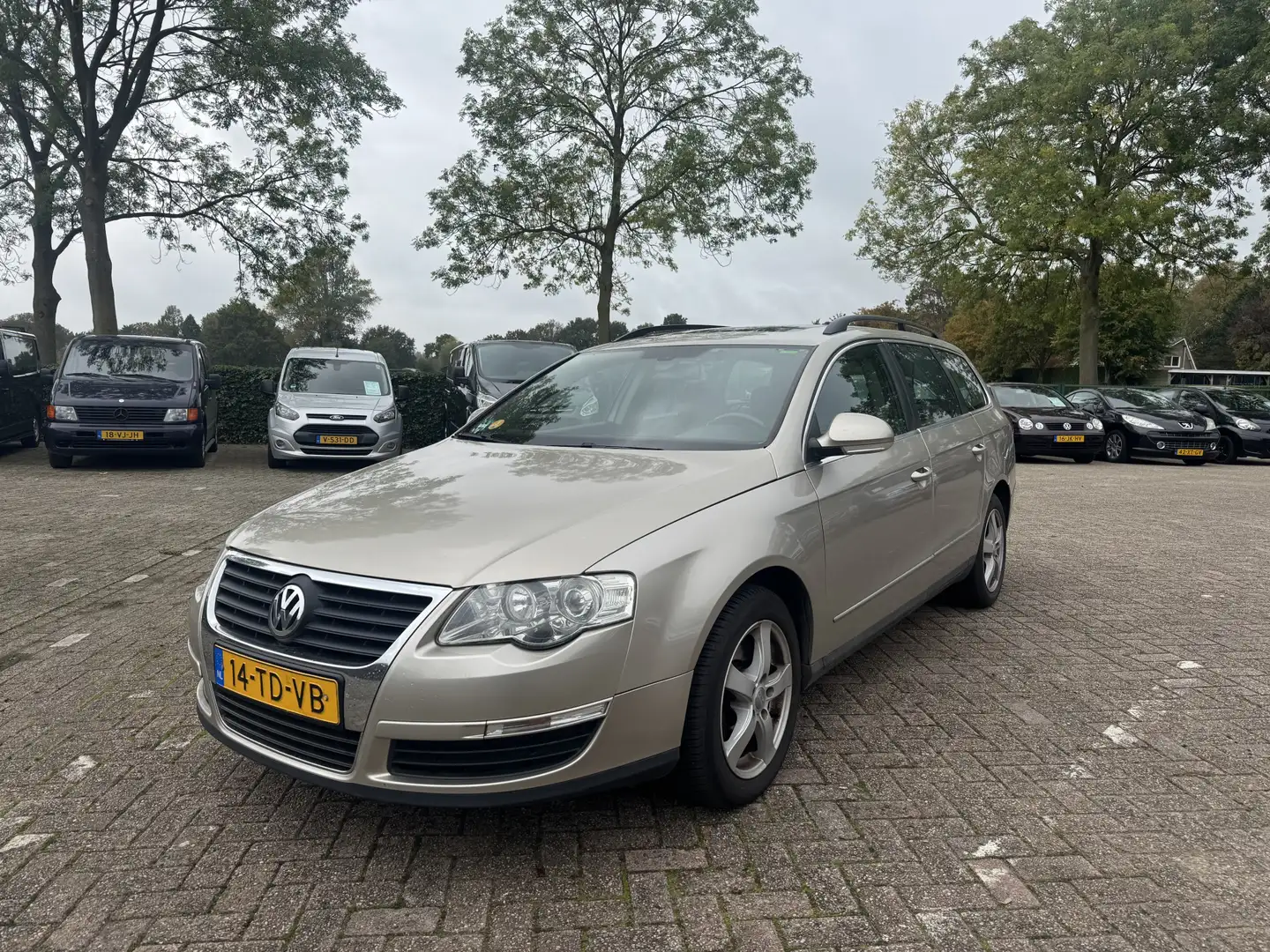 Volkswagen Passat Variant 2.0 TDI Comfortline Automaat VLIEGWIEL HOORBAAR! Beige - 1
