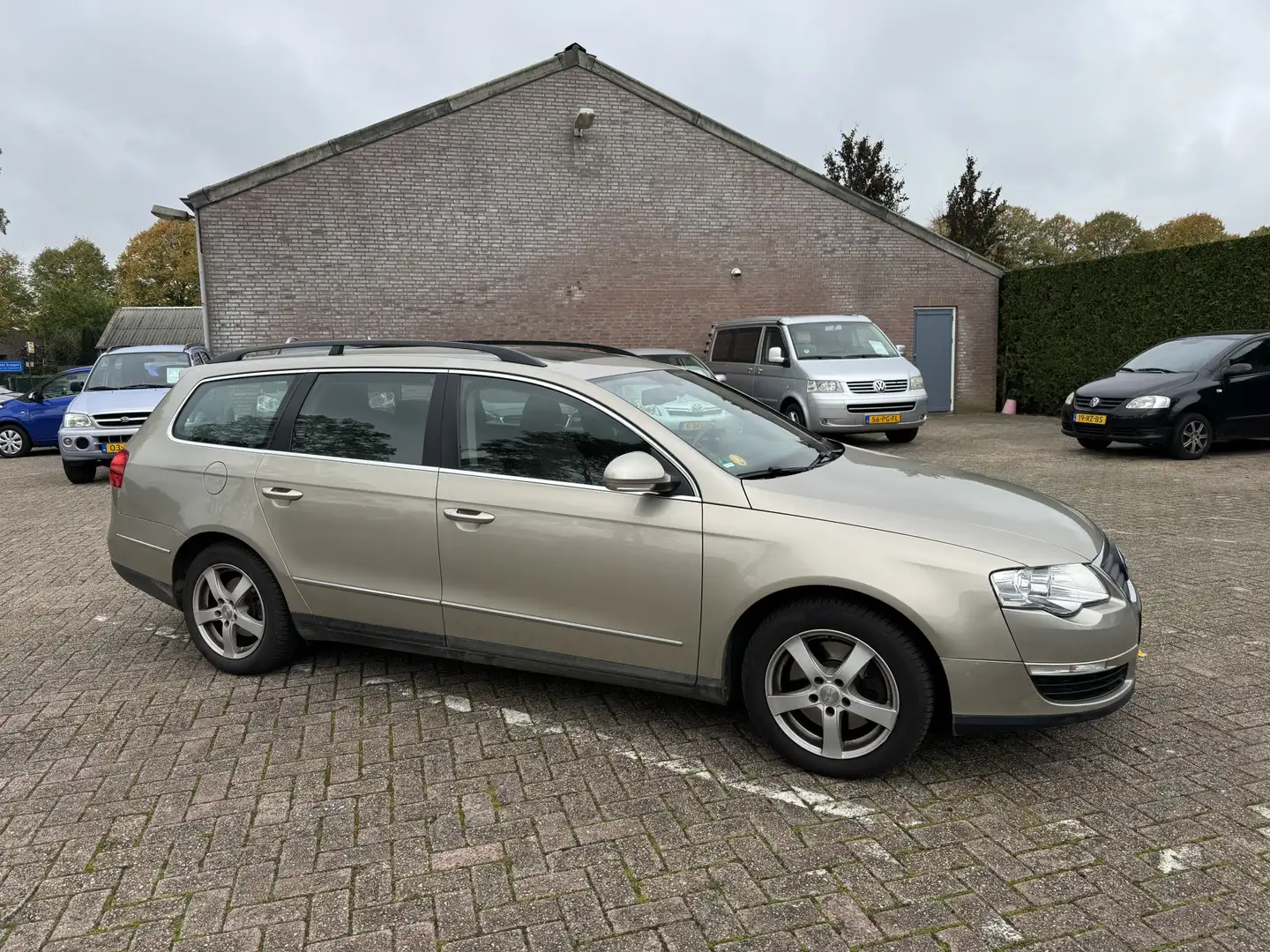 Volkswagen Passat Variant 2.0 TDI Comfortline Automaat VLIEGWIEL HOORBAAR! Beige - 2