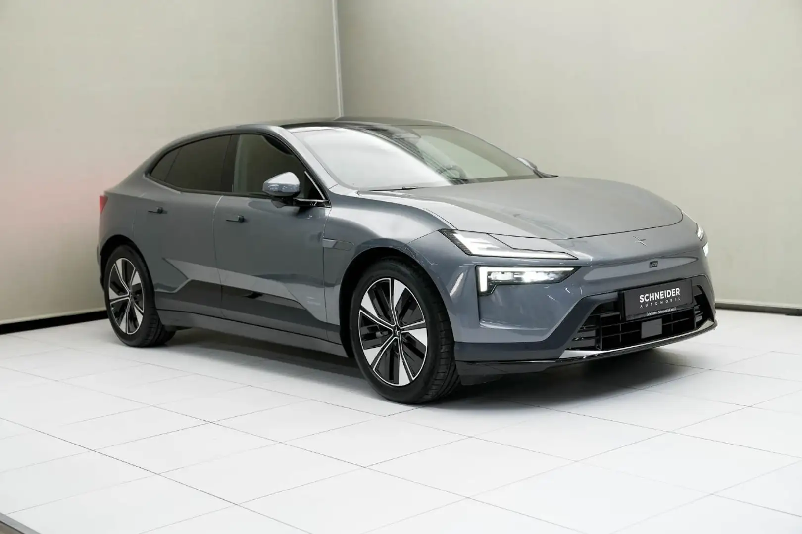 Polestar 4 Long range Dual motor - Base Grau - 2