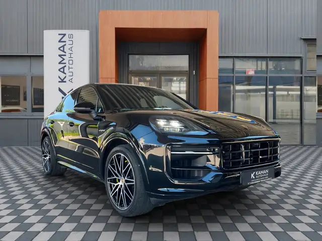 Porsche Cayenne view 4