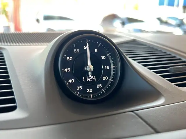 Porsche Cayenne view 15