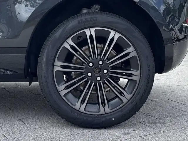 Land Rover Range Rover Evoque view 9