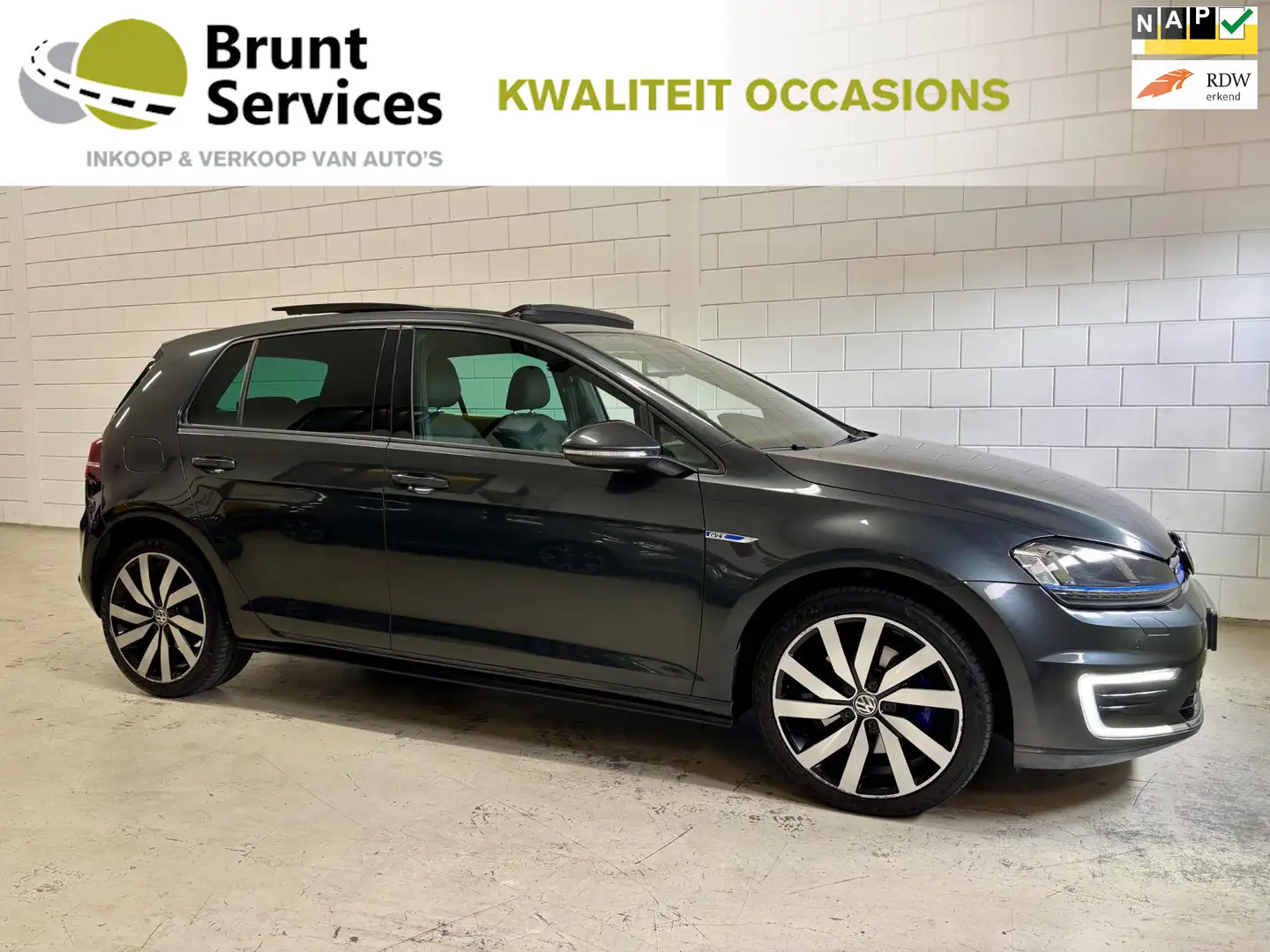 Volkswagen Golf GTE 1.4 TSI Bj.15|Panodak|Groot Navi|Dealer Onderhoude Zwart - 1