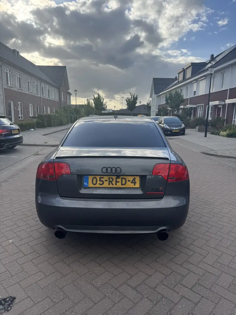 Audi A4 2.0 TFSI quattro Grijs - 2