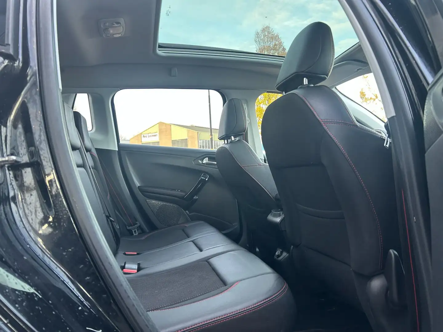 Peugeot 2008 1.2 PureTech GT-line Clima|Cruise|NAVI|CAM|PANO Noir - 2