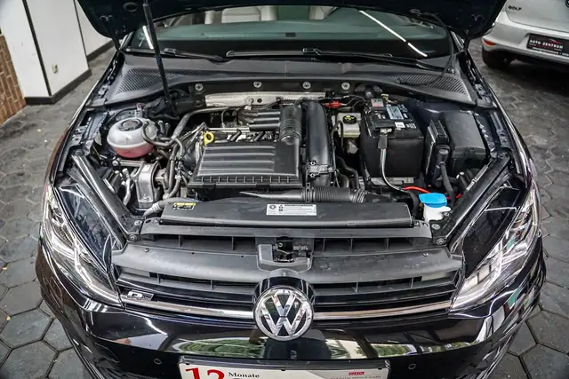 Volkswagen Golf view 9