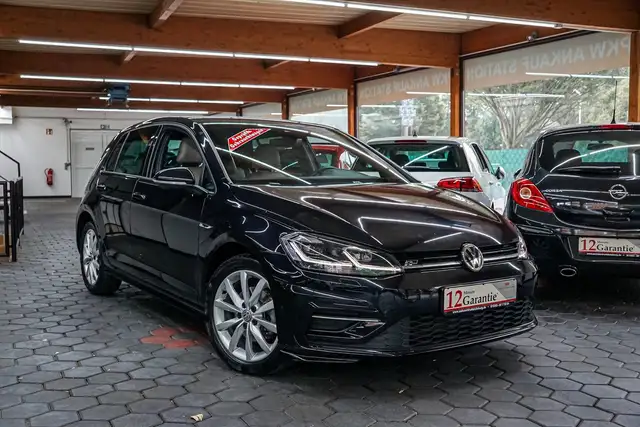 Volkswagen Golf view 6