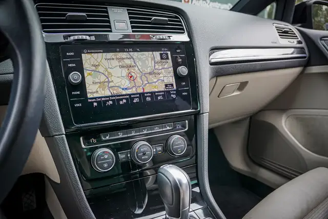 Volkswagen Golf view 29