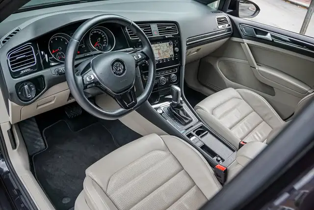 Volkswagen Golf view 19