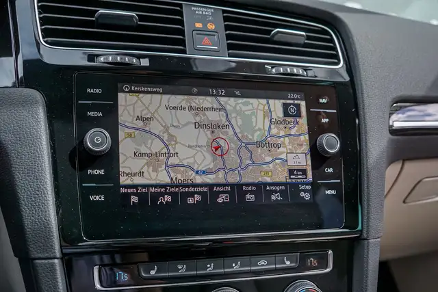 Volkswagen Golf view 14