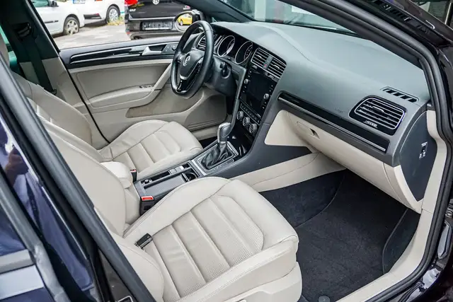 Volkswagen Golf view 26