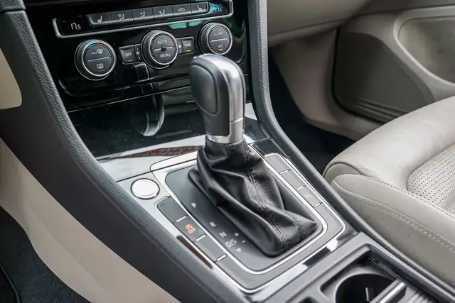 Volkswagen Golf view 30
