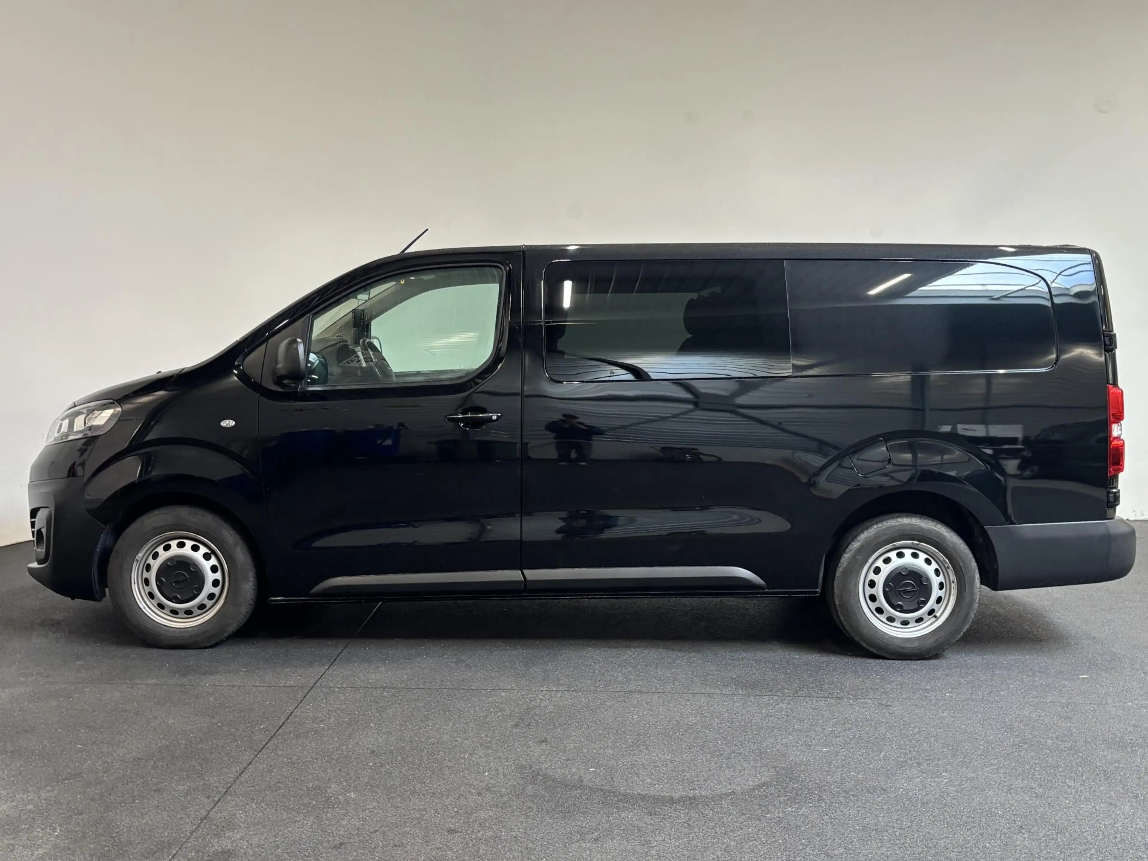 Opel Vivaro 2.0 CDTI Automaat 145 pk L3H1 Dubbele Cabine Autom — photo 5