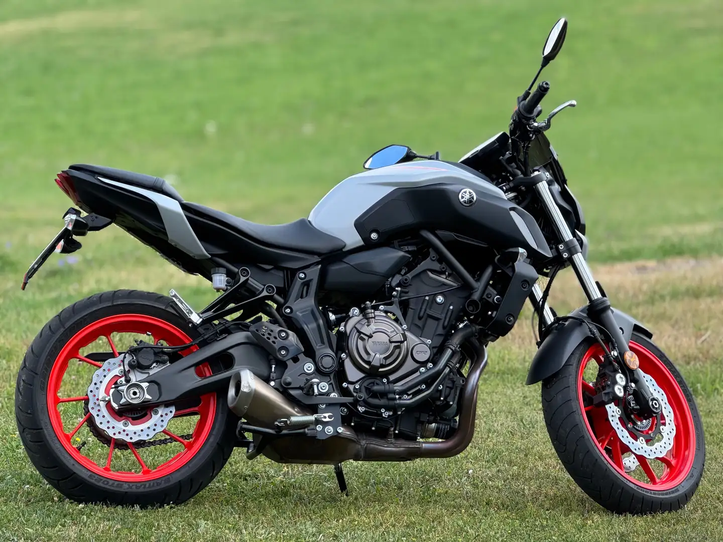 Yamaha MT-07 Gümüş rengi - 2