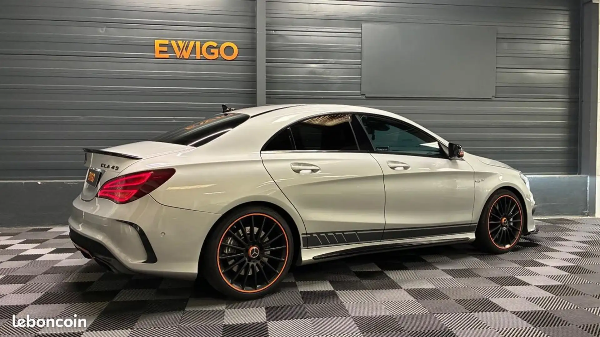 Mercedes-Benz CLA 45 AMG Classe Mercedes COUPE 2.0 45 380 AMG 4MATIC 7G-DCT BVA ORANGE ART EDITION Gris - 2