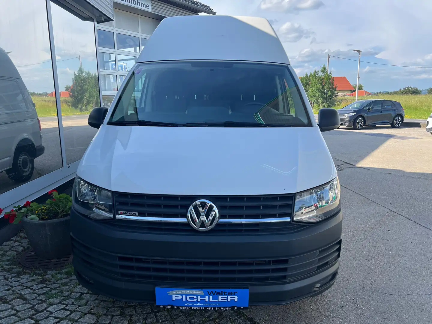 Volkswagen T6 Transporter HD Kastenwagen LR 4Motion White - 2