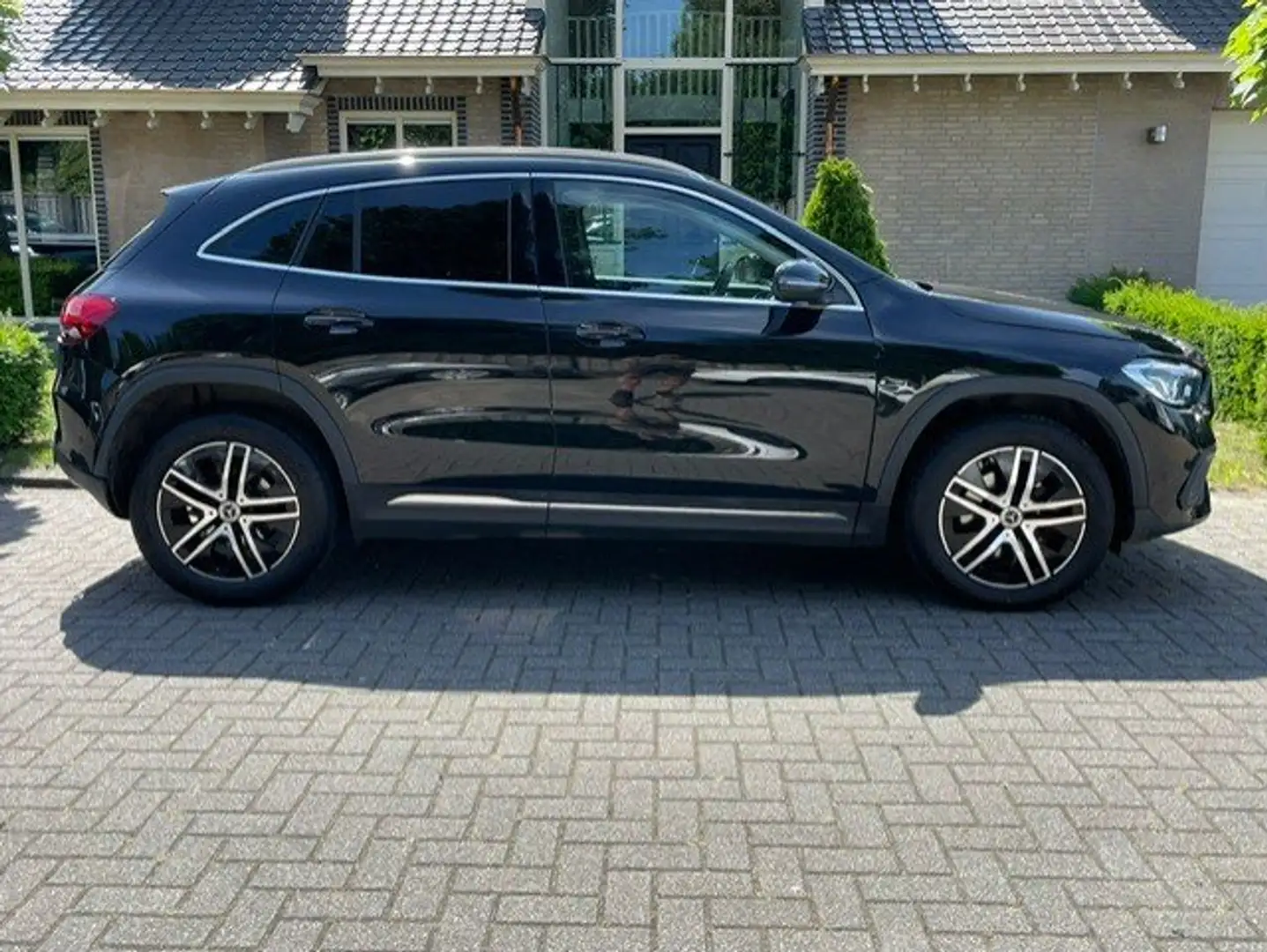 Mercedes-Benz GLA 200 SPORT NAVI LED PDC Zwart - 2