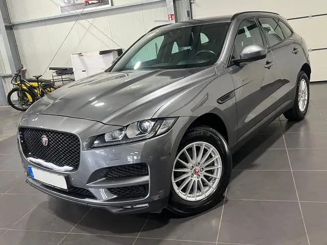 Jaguar F-Pace 2.0 D **Navi*Pano*Kamera*Xenon**