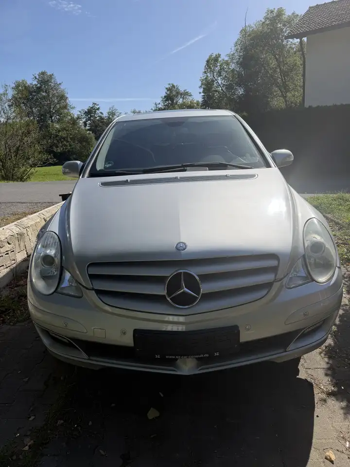 Mercedes-Benz R 320