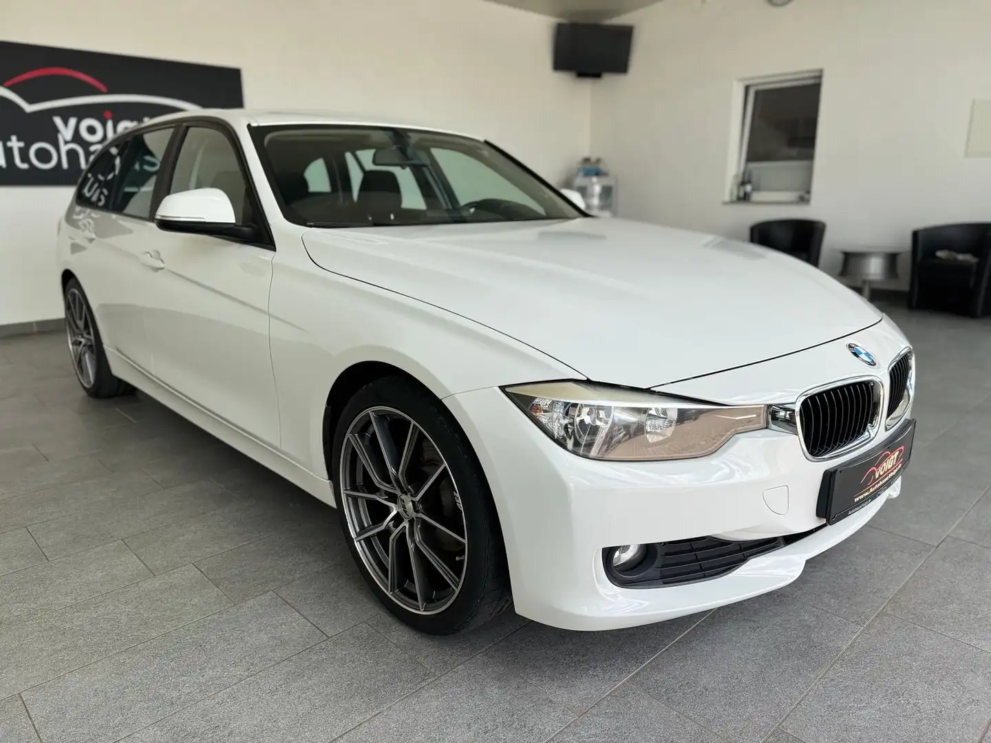 BMW 318 d Touring Navi 19 Zoll AEZ Blanc - 2