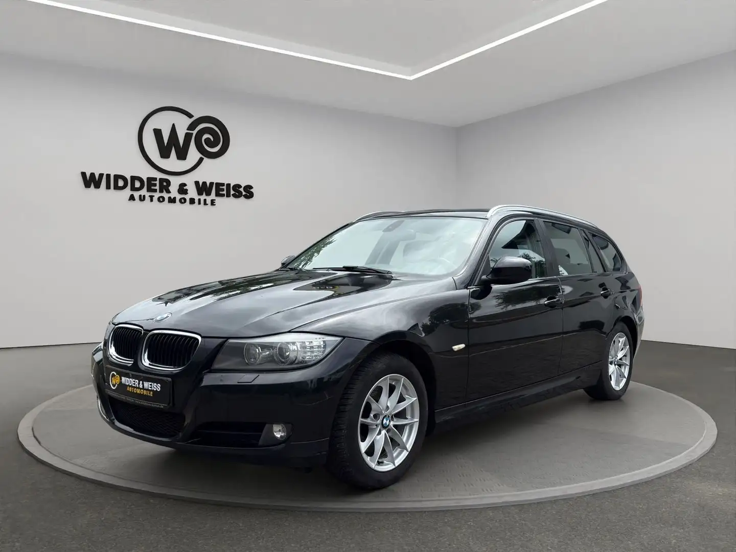 BMW 320 D AUTOMATIK/NAVI/PANO/XENON/KEYLESS/S-HEFT crna - 1