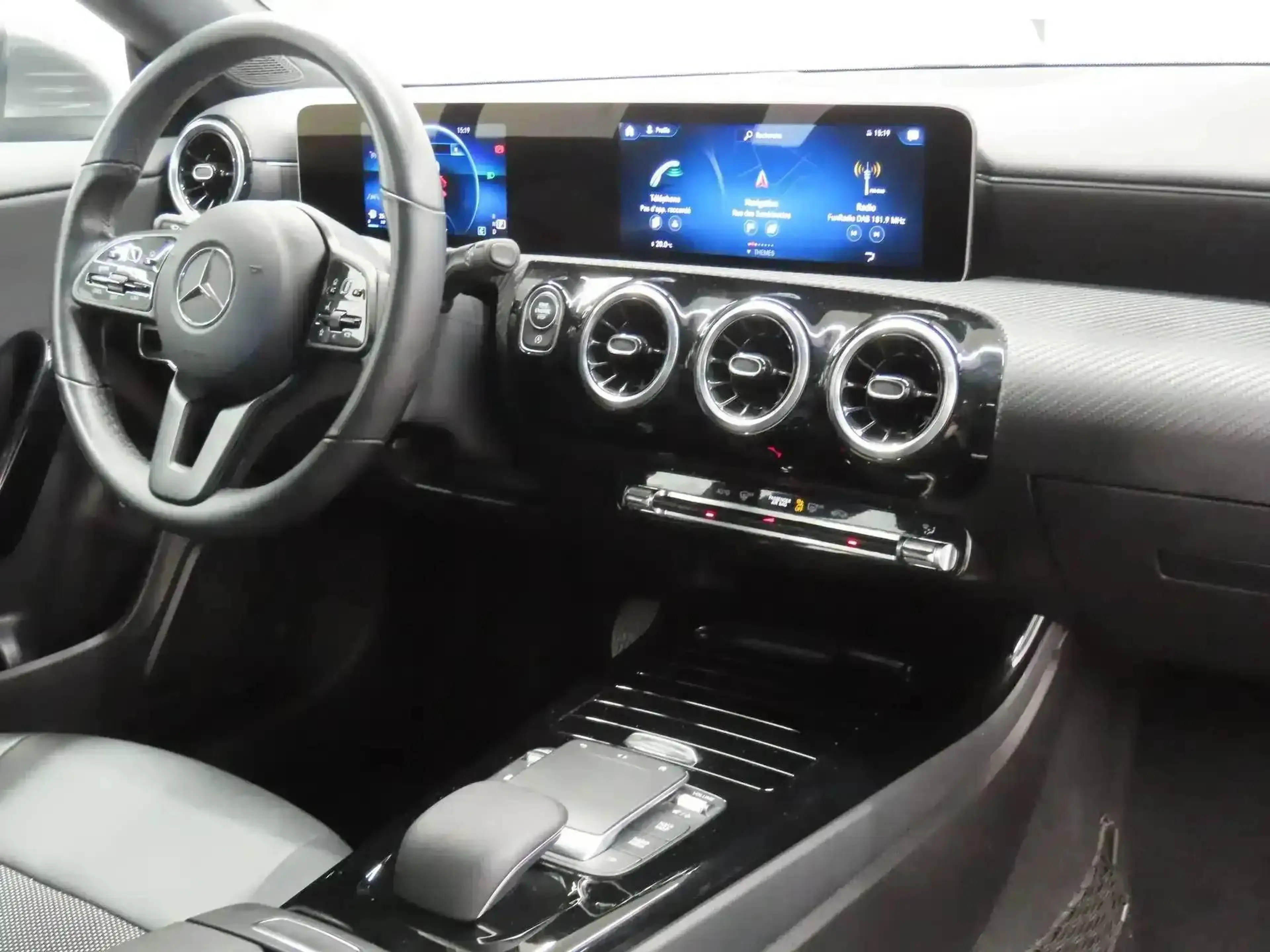 Mercedes-Benz CLA 180 d 7GTRONIC **FULL LED-CRUISE-NAVI-CAMERA** — photo 6