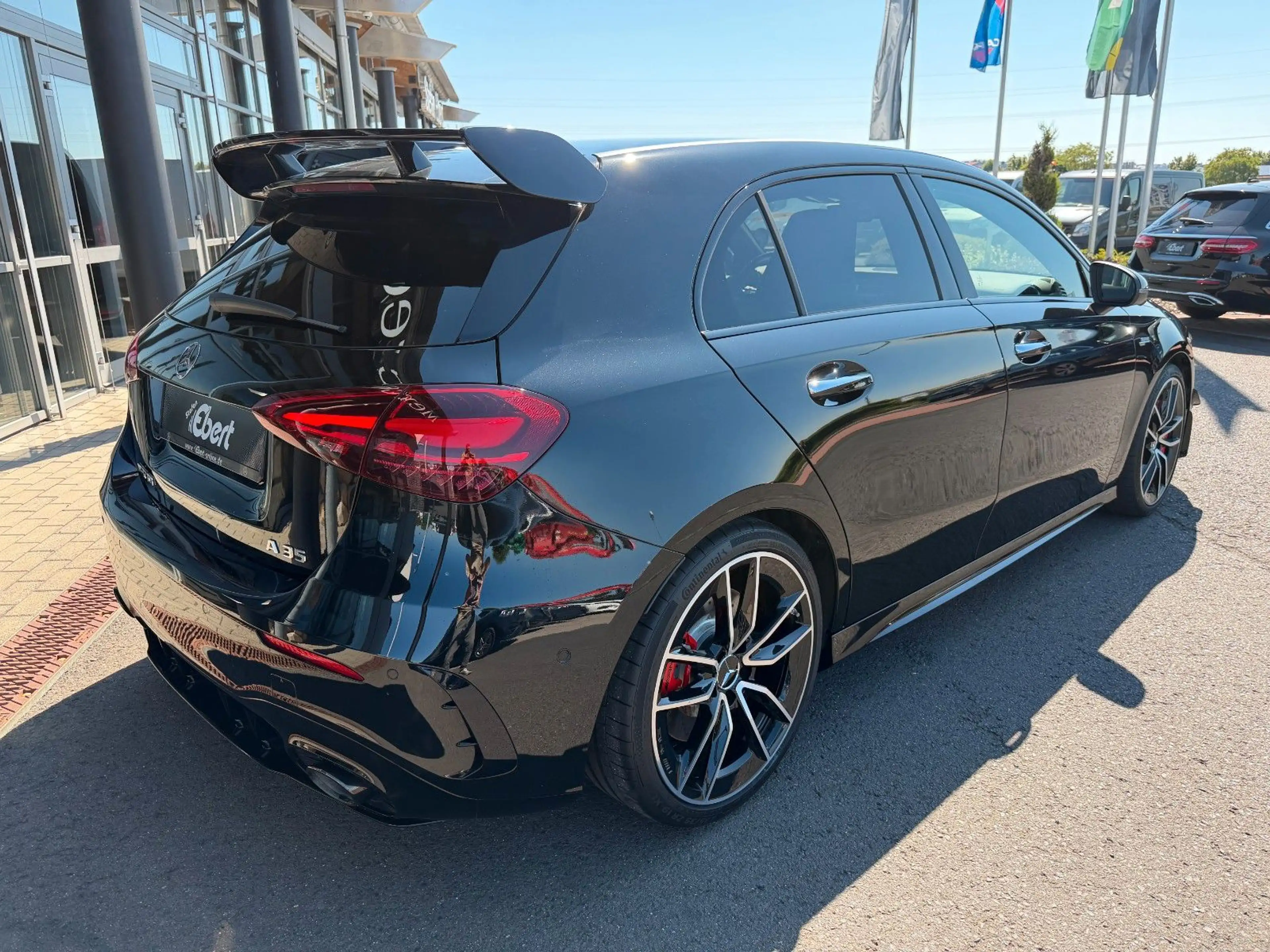 Mercedes-Benz A 35 AMG 4Matic+Aero+StandH+360+MultiB+Memory — photo 4