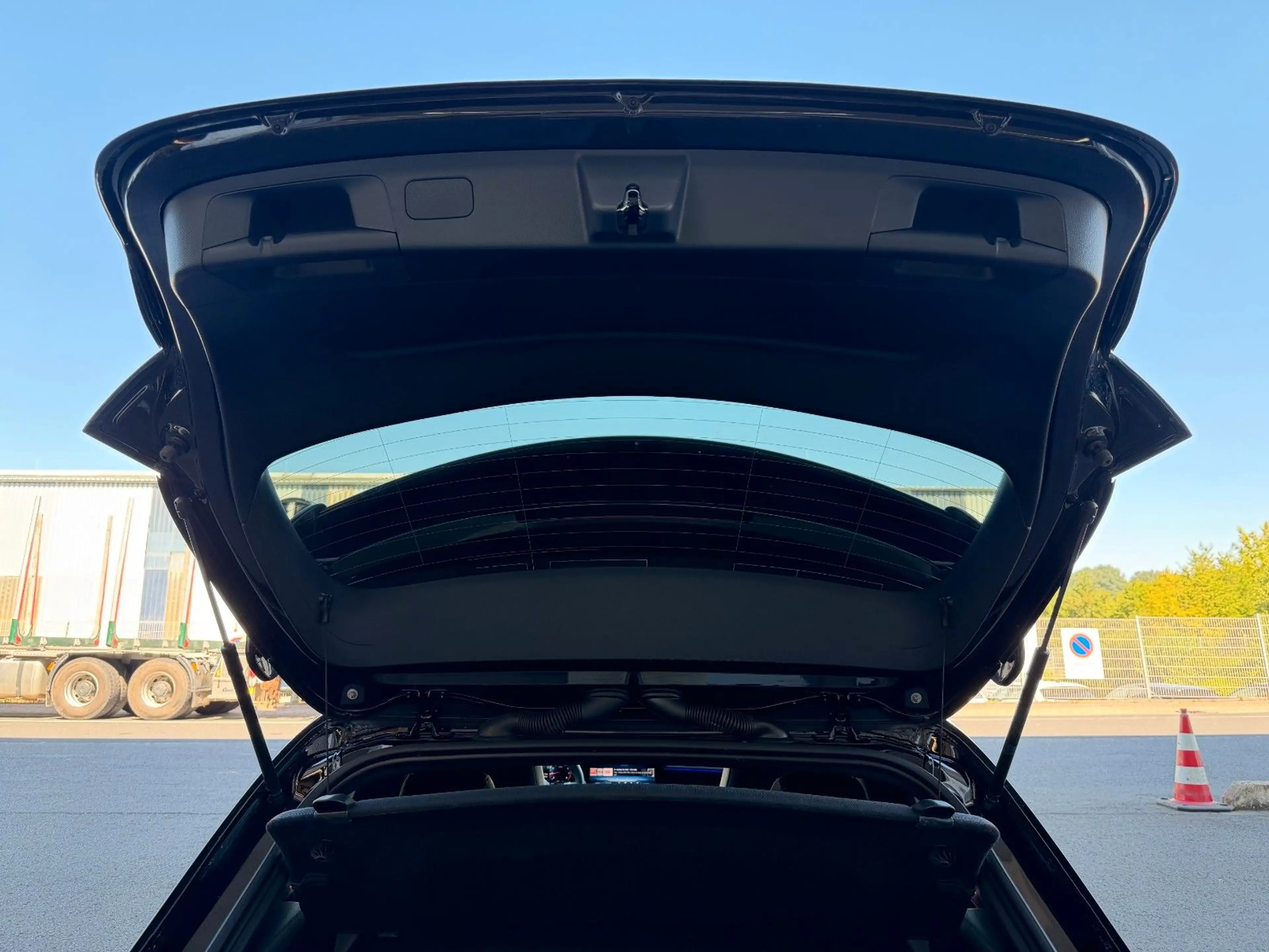 Mercedes-Benz A 35 AMG 4Matic+Aero+StandH+360+MultiB+Memory — photo 9