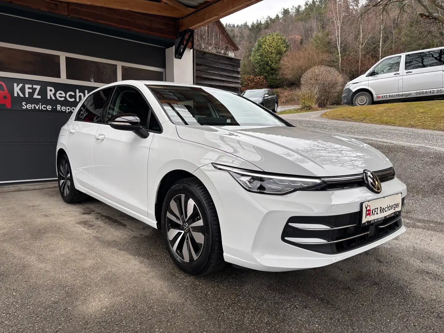 Volkswagen Golf 1.5 GARANTIE LED AHV NAVI ACC APP MULTI SHZ Weiß - 1