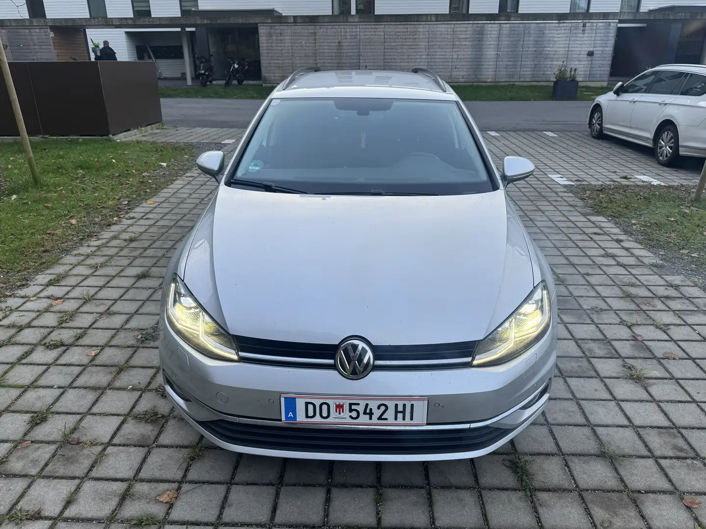 Volkswagen Golf Variant Trendline 1,6 TDI Silber - 2