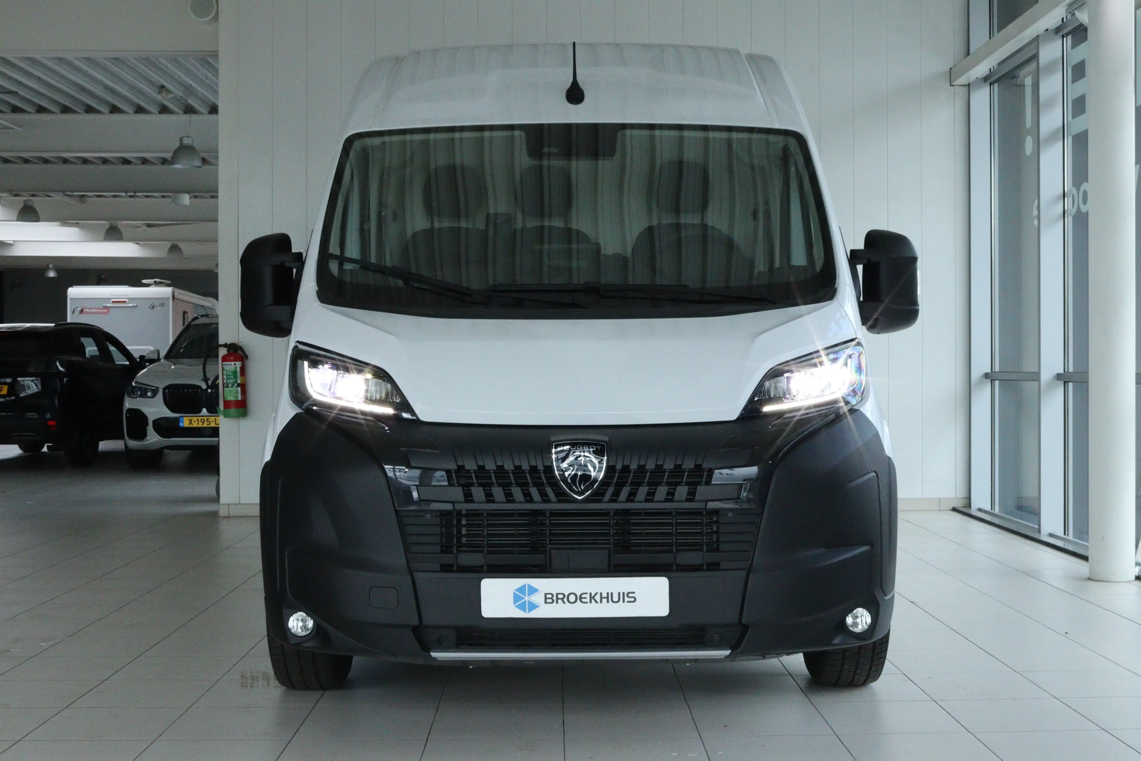 Peugeot Boxer 2.2 BlueHDi 140 S&S L3H2 3.5t | Cruise Control | B — photo 9